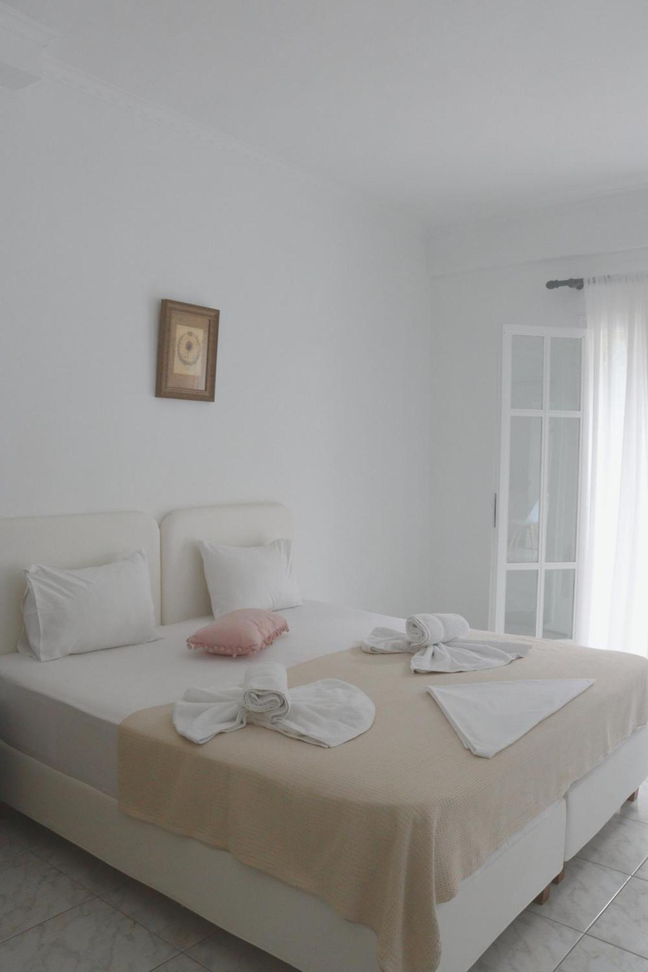 Kondilw Rooms Kalamítsi Exterior foto
